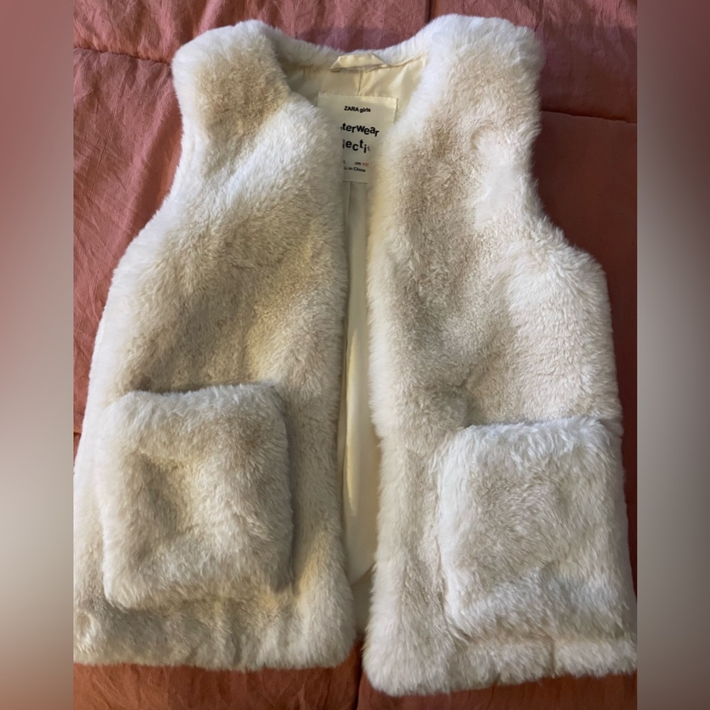 Girls  Cream faux Fur vest